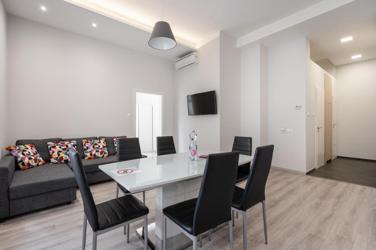 Cascade Corvin Apartment Budapest Luaran gambar