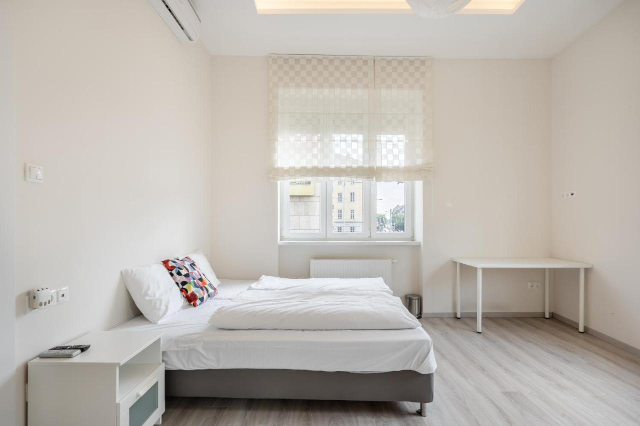 Cascade Corvin Apartment Budapest Luaran gambar
