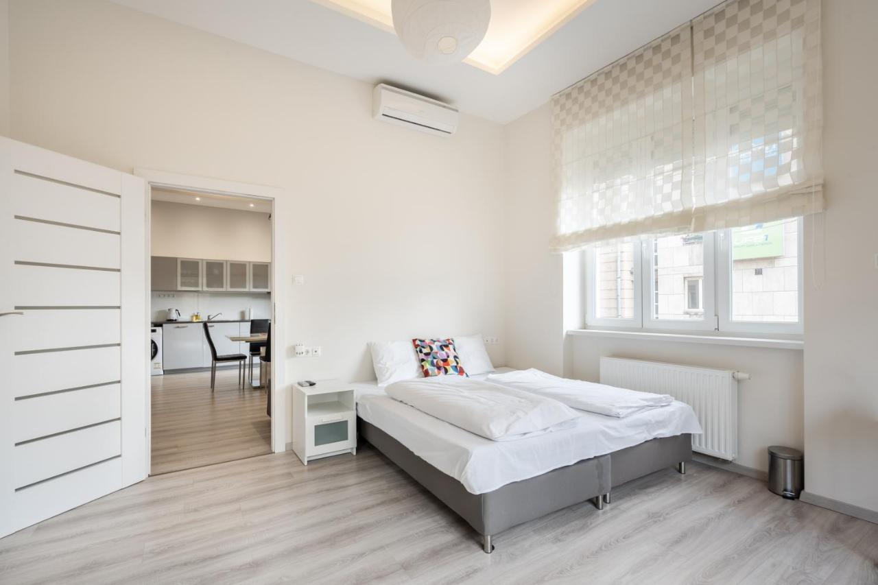 Cascade Corvin Apartment Budapest Luaran gambar