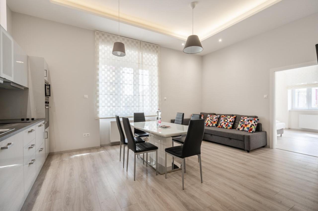 Cascade Corvin Apartment Budapest Luaran gambar