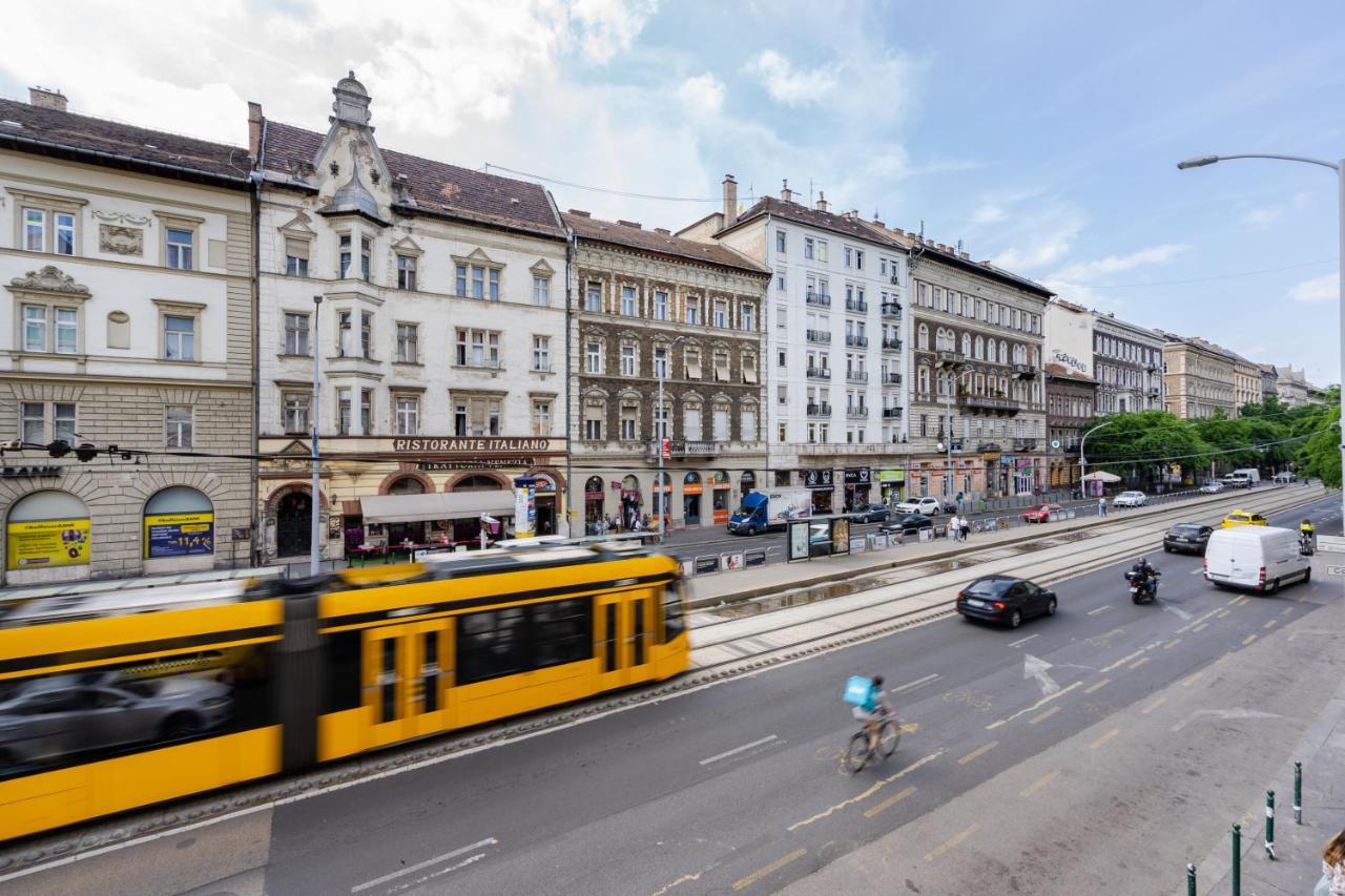 Cascade Corvin Apartment Budapest Luaran gambar