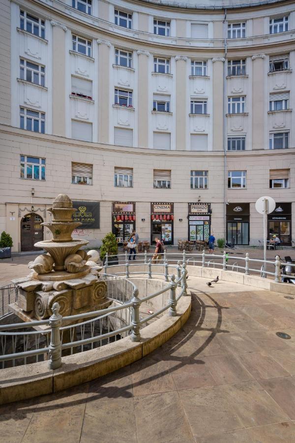 Cascade Corvin Apartment Budapest Luaran gambar